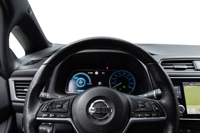 2021 NISSAN LEAF - 11