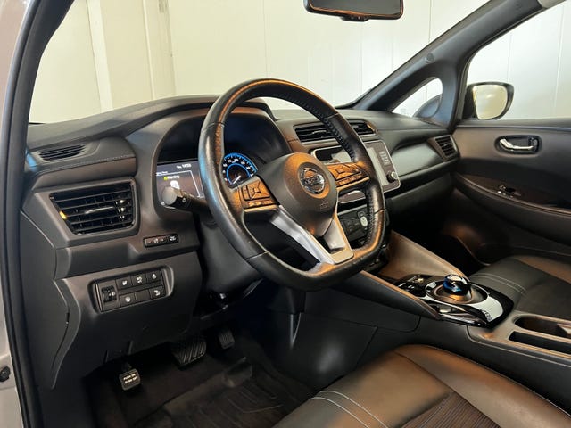 2020 NISSAN LEAF - 20