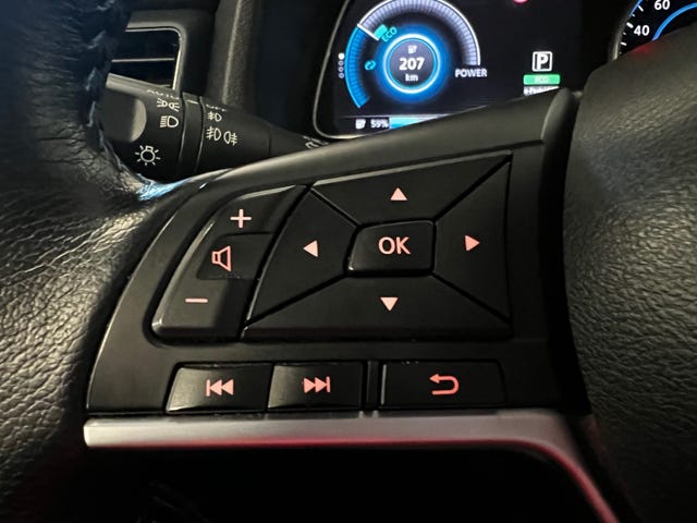 2020 NISSAN LEAF - 24