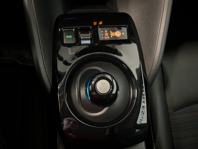 2020 NISSAN LEAF - 31
