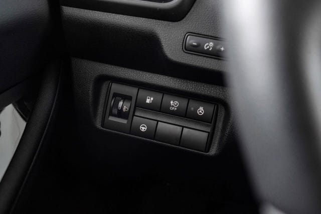 2021 NISSAN LEAF - 31