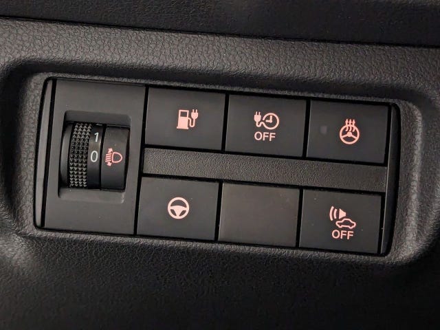 2021 NISSAN LEAF - 32