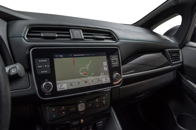 2022 NISSAN LEAF - 19