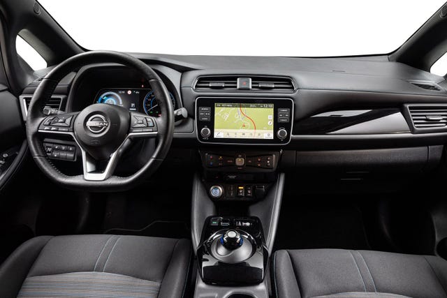 2022 NISSAN LEAF - 10