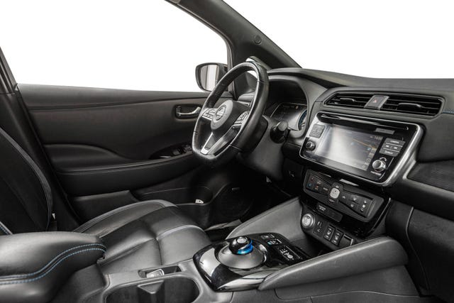 2018 NISSAN LEAF - 17