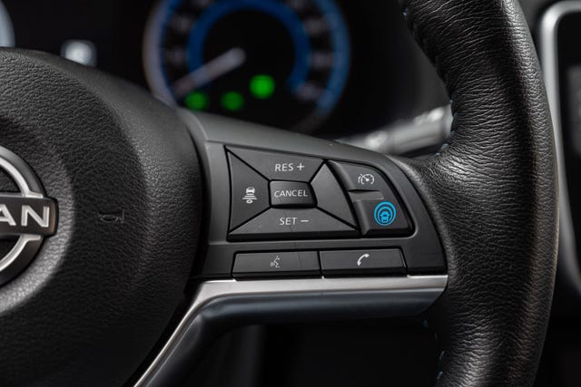 2022 NISSAN LEAF - 13
