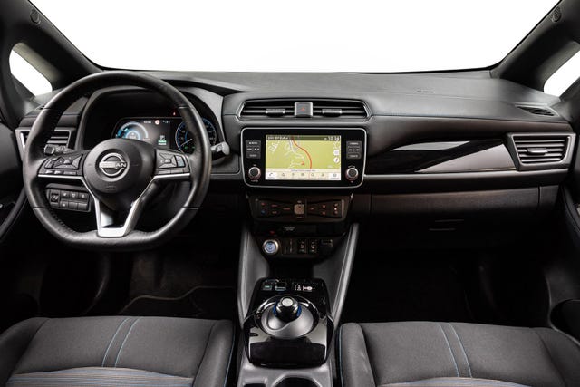 2022 NISSAN LEAF - 10