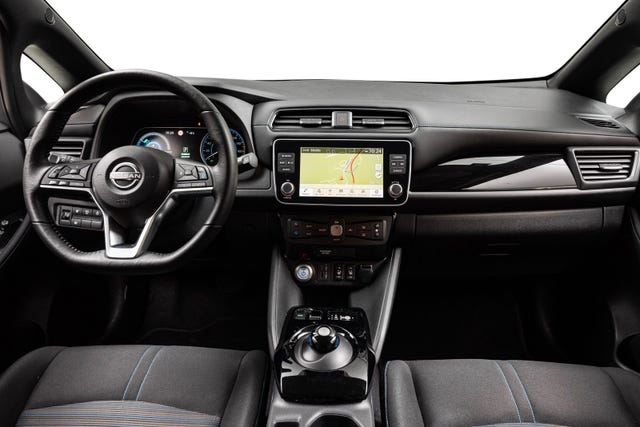 2022 NISSAN LEAF - 10