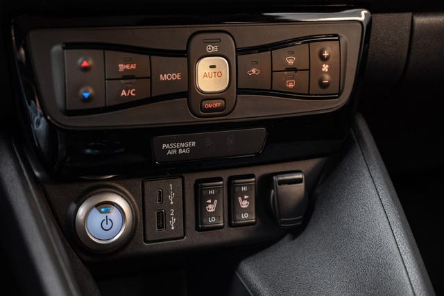 2022 NISSAN LEAF - 17