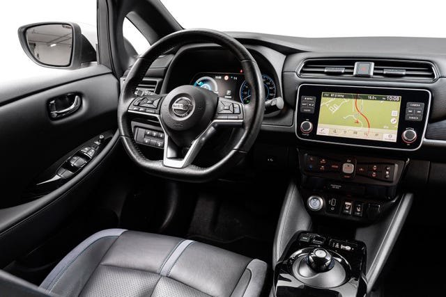 2020 NISSAN LEAF - 26