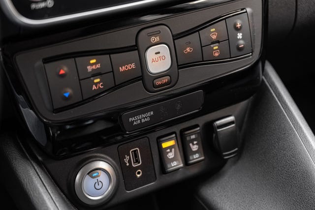 2020 NISSAN LEAF - 17