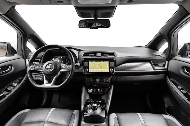 2020 NISSAN LEAF - 10