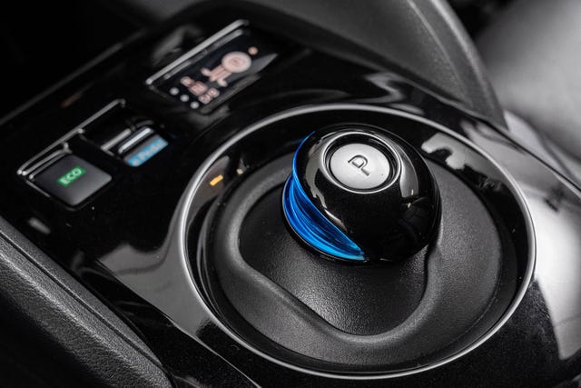 2020 NISSAN LEAF - 16