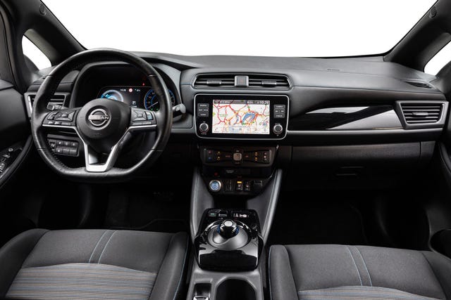 2022 NISSAN LEAF - 10