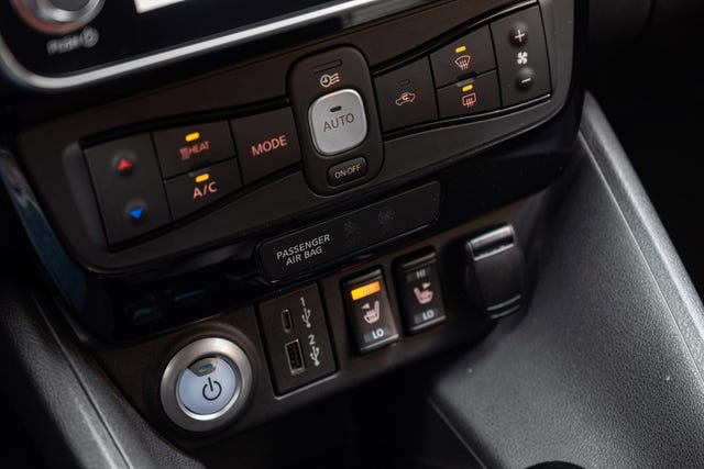 2022 NISSAN LEAF - 18