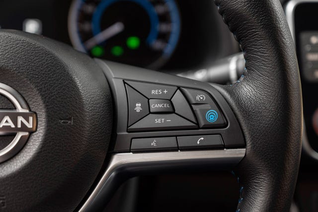 2022 NISSAN LEAF - 12