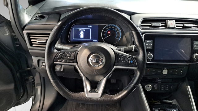 2020 NISSAN LEAF - 19