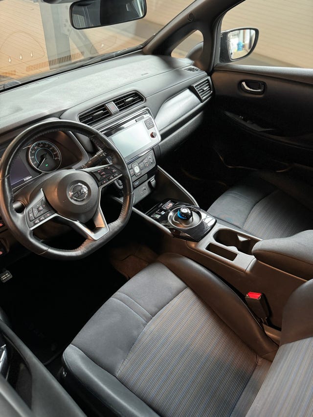 2018 NISSAN LEAF - 8