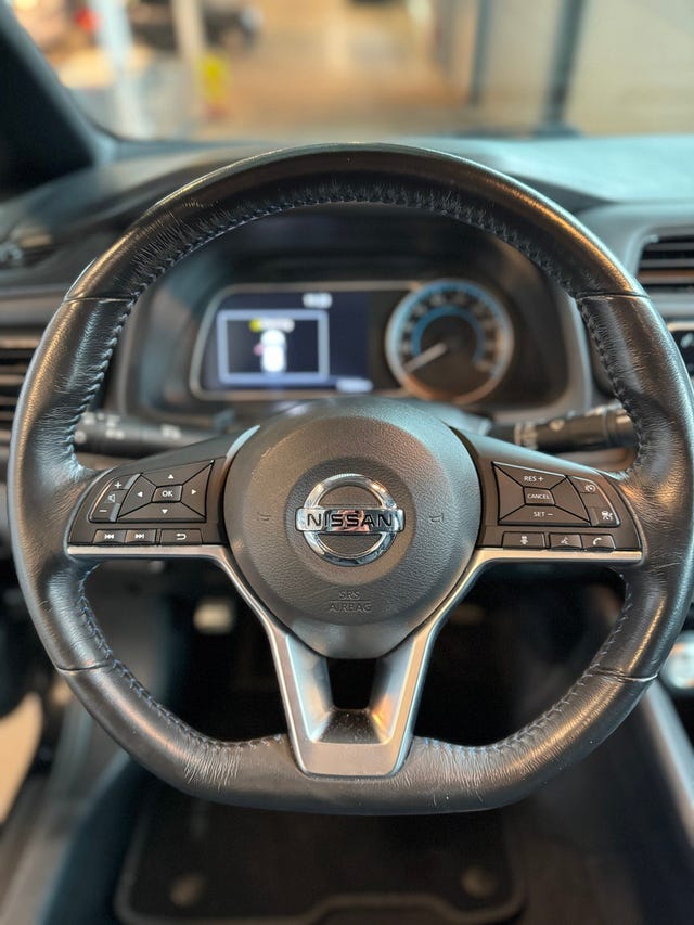 2018 NISSAN LEAF - 11