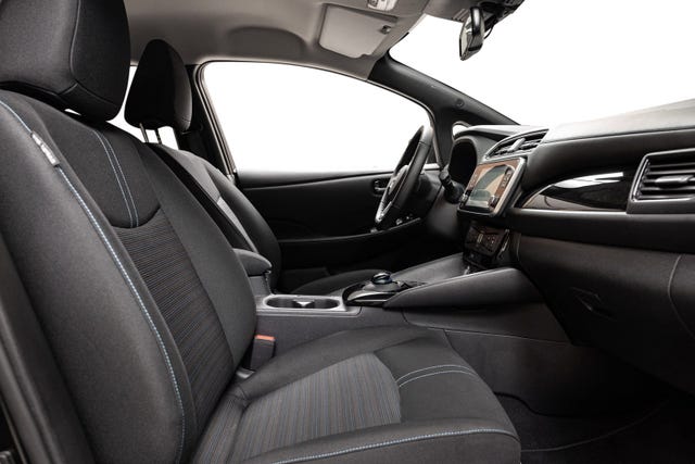 2022 NISSAN LEAF - 24