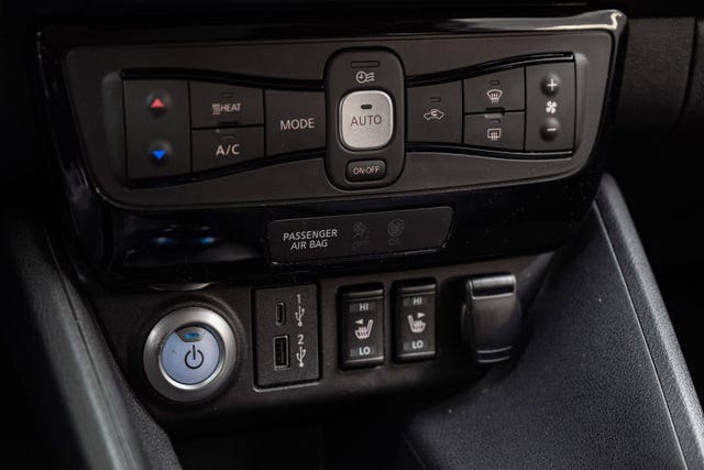 2022 NISSAN LEAF - 17