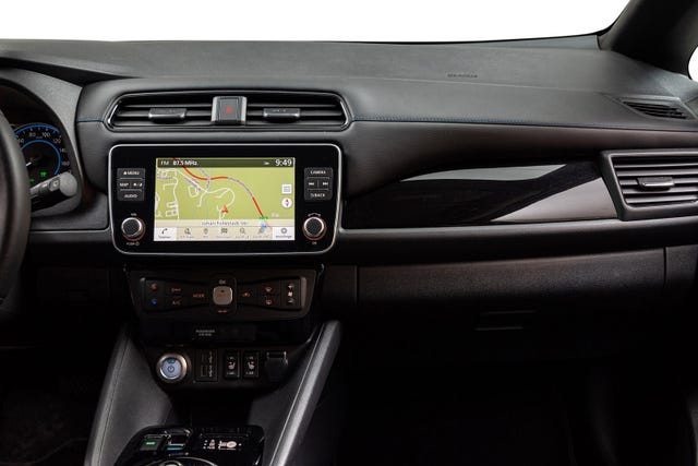 2022 NISSAN LEAF - 18
