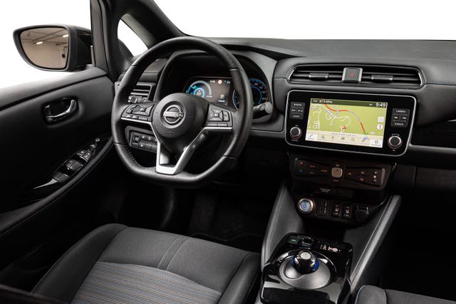 2022 NISSAN LEAF - 25