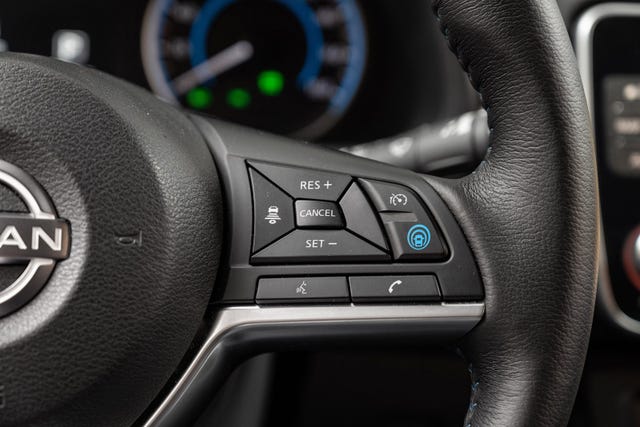 2022 NISSAN LEAF - 13