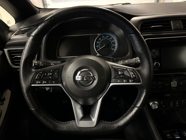 2018 NISSAN LEAF - 11