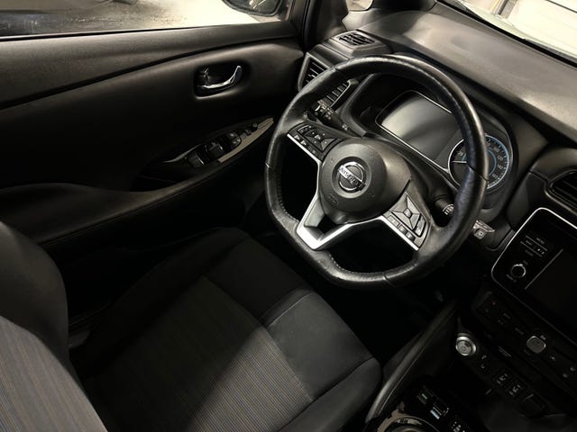 2018 NISSAN LEAF - 10