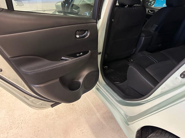 2018 NISSAN LEAF - 29