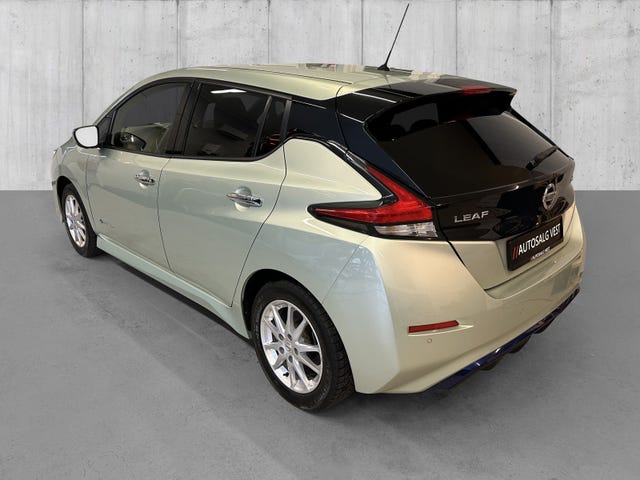 SJNFAAZE1U0005668 2018 NISSAN LEAF-2