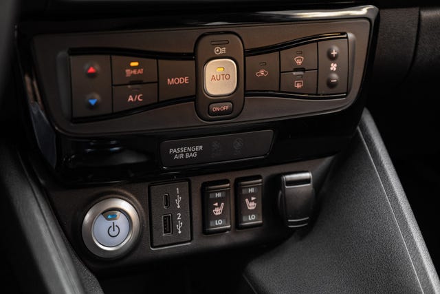2022 NISSAN LEAF - 17