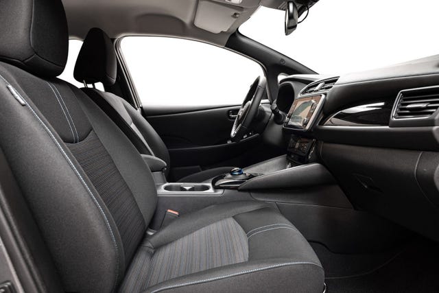 2022 NISSAN LEAF - 24