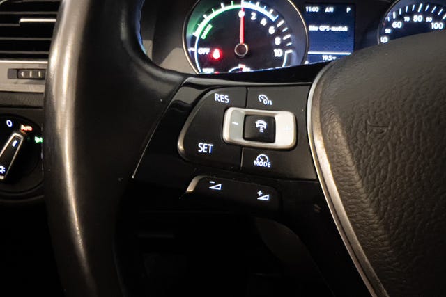 2015 VOLKSWAGEN GOLF - 25