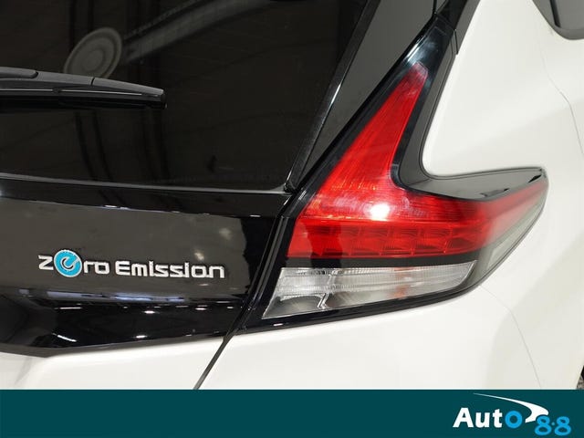 2021 NISSAN LEAF - 10