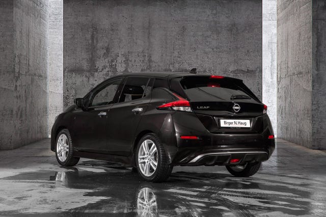 2022 NISSAN LEAF - 9