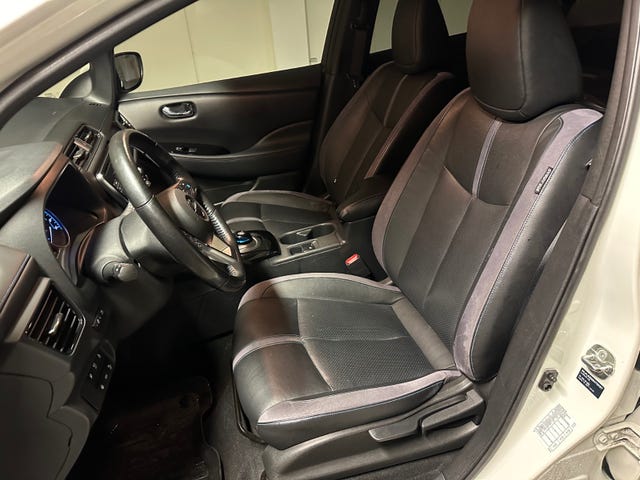 2018 NISSAN LEAF - 19