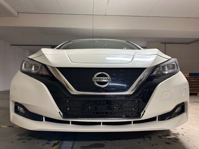 SJNFAAZE1U0026059 2018 NISSAN LEAF-4