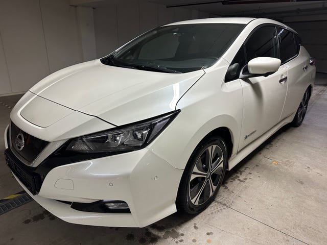 SJNFAAZE1U0026059 2018 NISSAN LEAF-3