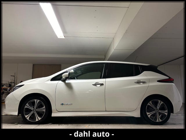 SJNFAAZE1U0026059 2018 NISSAN LEAF-0