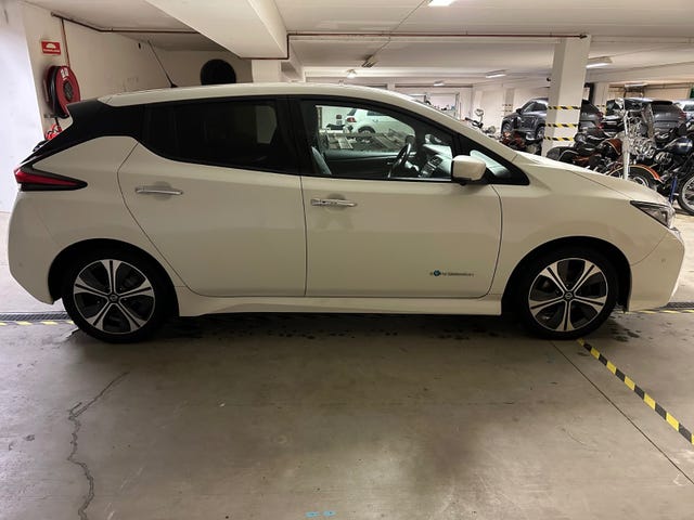 2018 NISSAN LEAF - 10