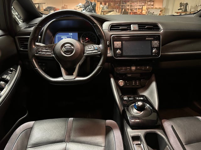 2018 NISSAN LEAF - 17