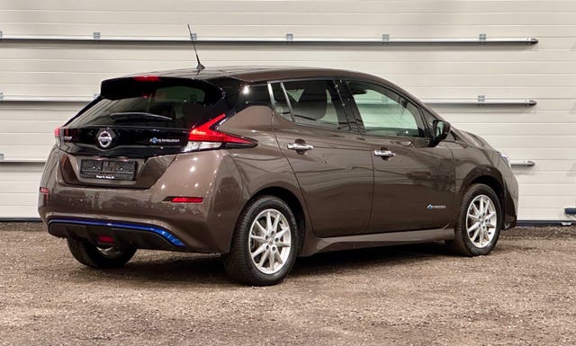 SJNFAAZE1U0031828 2018 NISSAN LEAF-2