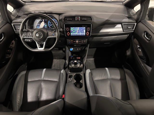 2018 NISSAN LEAF - 16