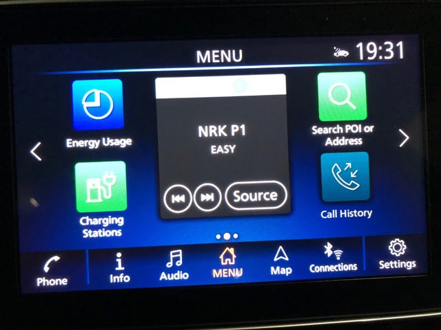 2022 NISSAN LEAF - 21