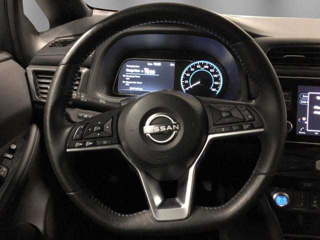 2022 NISSAN LEAF - 10