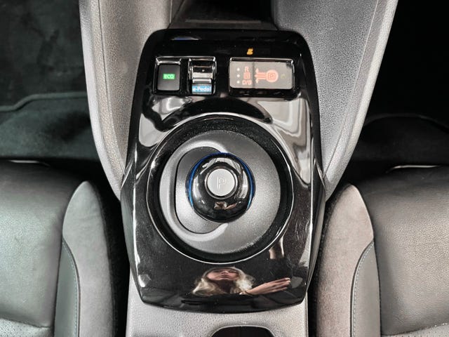 2020 NISSAN LEAF - 17