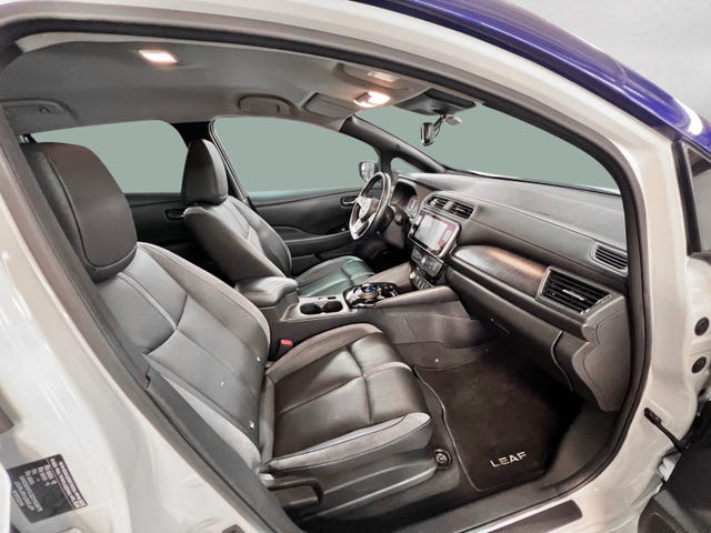 2020 NISSAN LEAF - 18