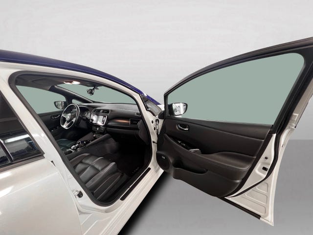 2020 NISSAN LEAF - 19